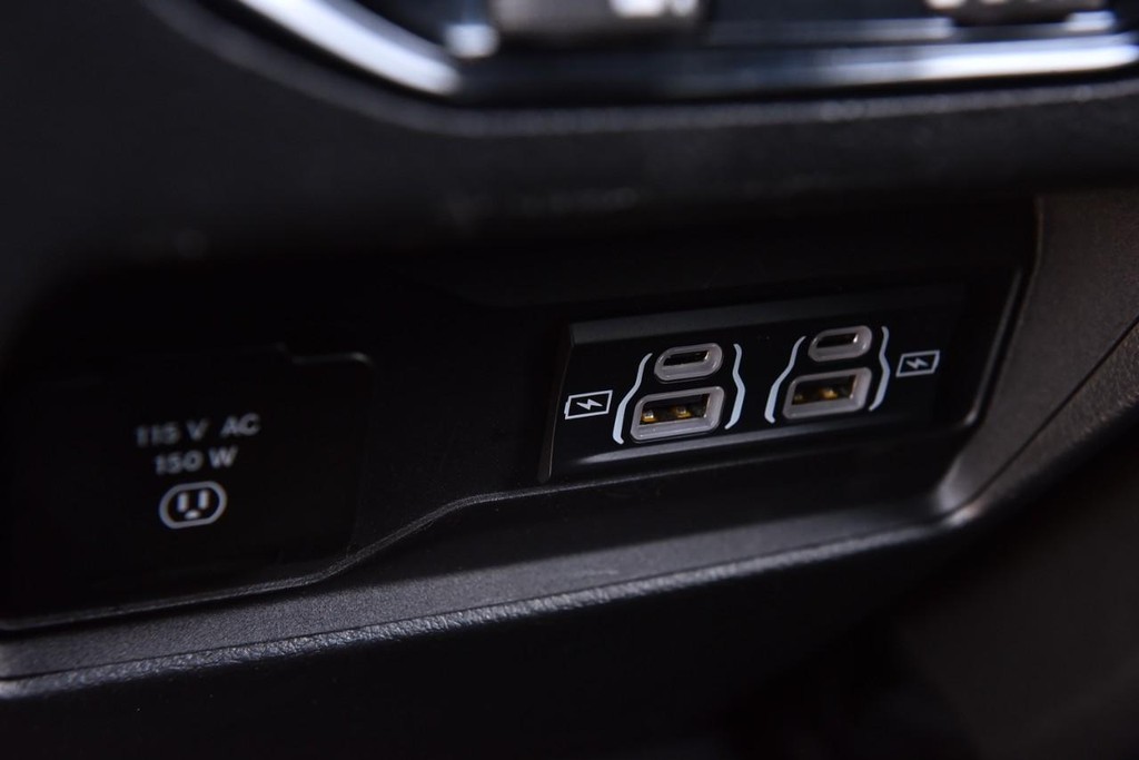 Jeep Grand Cherokee Vehicle Full-screen Gallery Image 22