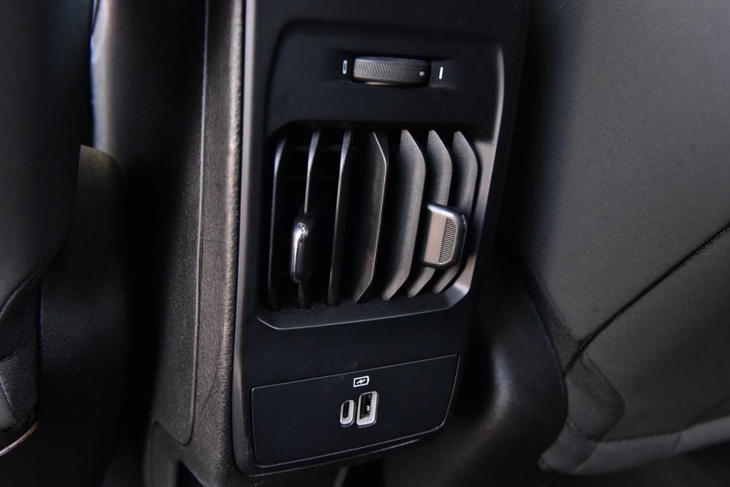 Dodge Hornet Vehicle Full-screen Gallery Image 22