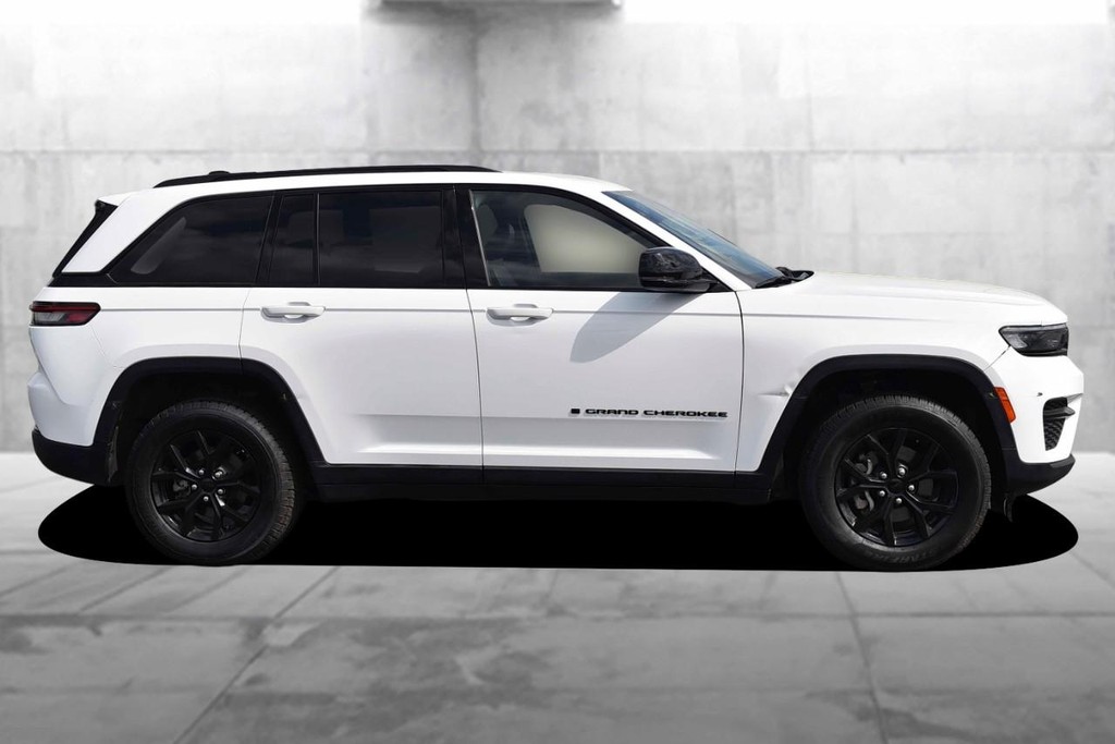 Jeep Grand Cherokee Vehicle Image 05