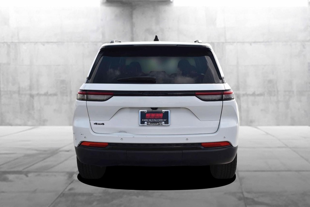 Jeep Grand Cherokee Vehicle Image 06