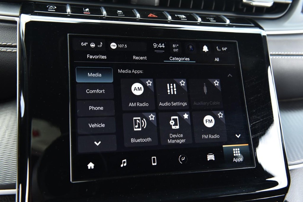 Jeep Grand Cherokee Vehicle Image 14