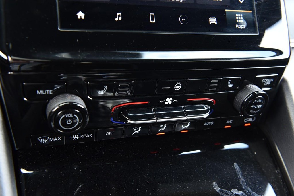 Jeep Grand Cherokee Vehicle Image 15