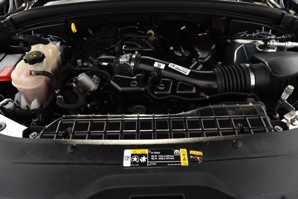 Jeep Grand Cherokee Vehicle Image 26