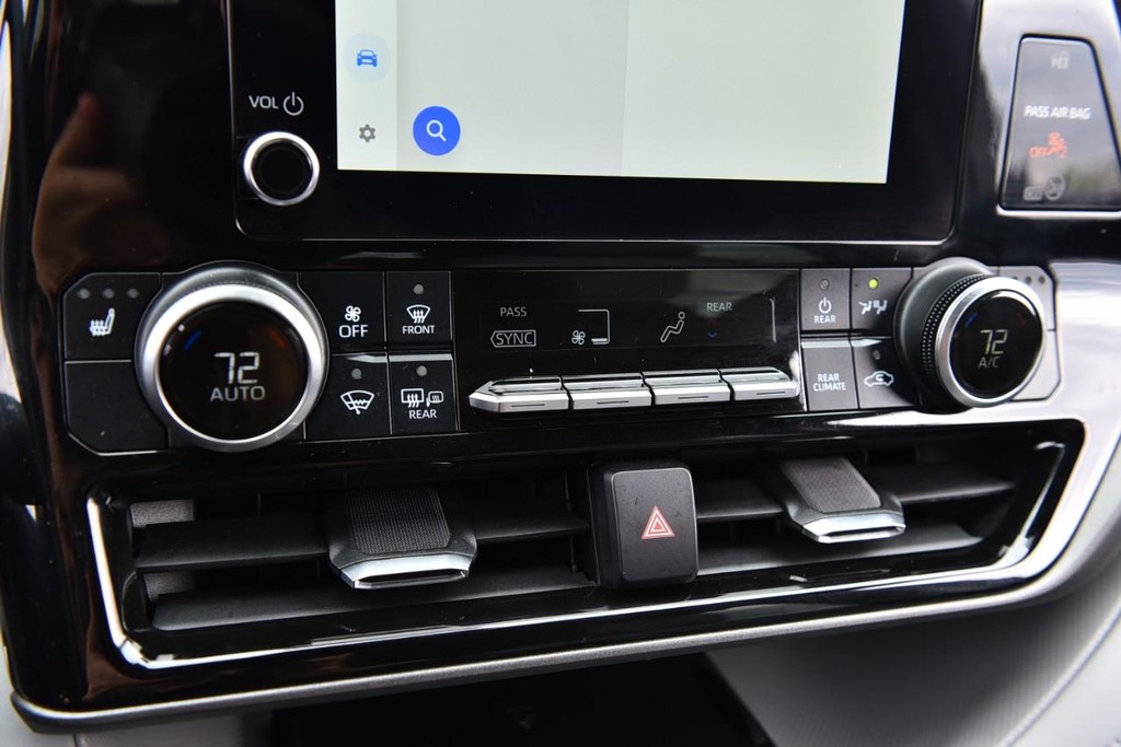 Toyota Highlander Vehicle Image 16
