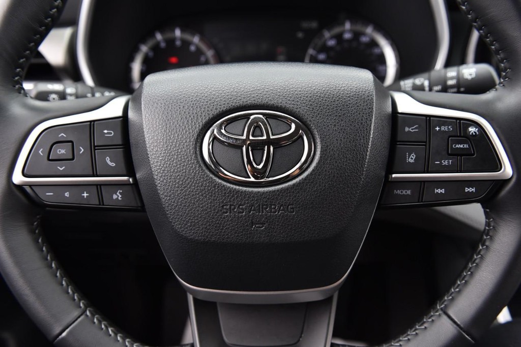 Toyota Highlander Vehicle Image 21