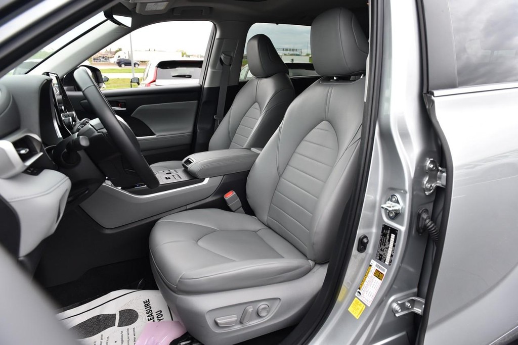 Toyota Highlander Vehicle Image 22