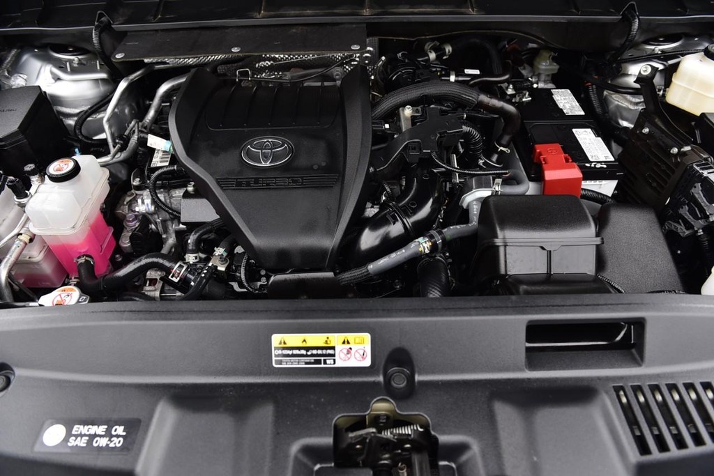 Toyota Highlander Vehicle Image 31