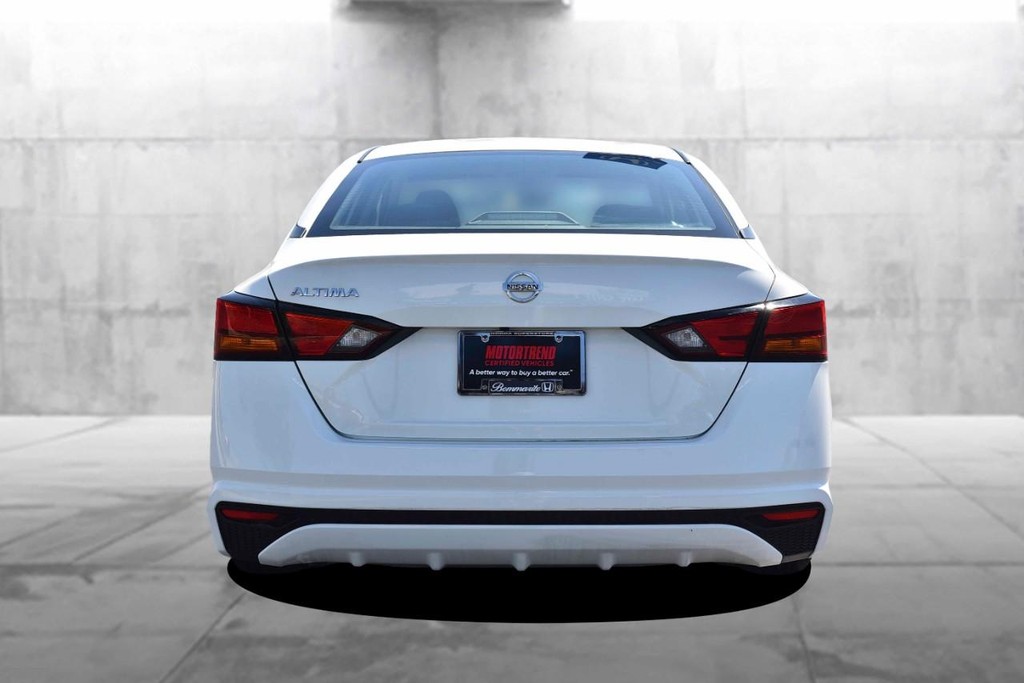 Nissan Altima Vehicle Image 06