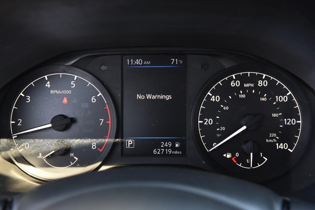 Nissan Altima Vehicle Image 11