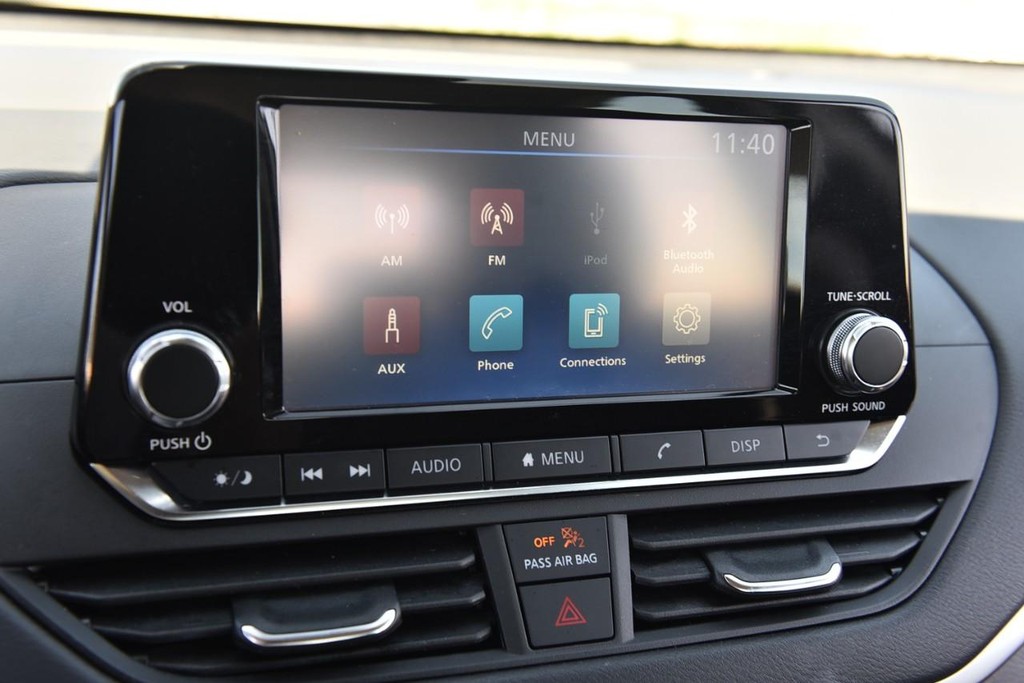 Nissan Altima Vehicle Image 13