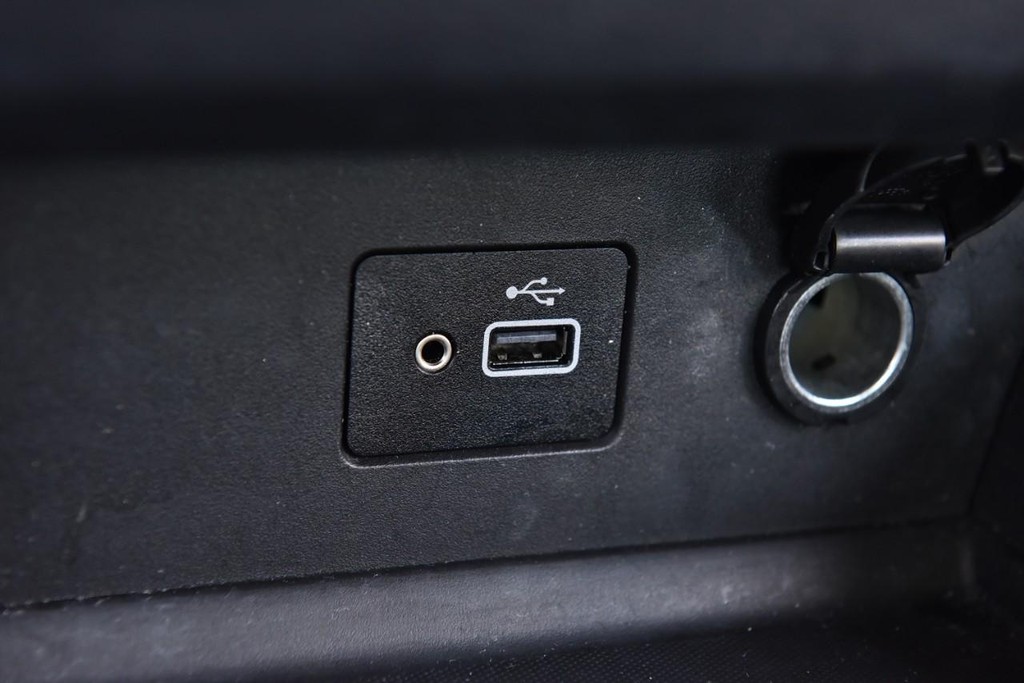 Nissan Altima Vehicle Image 15