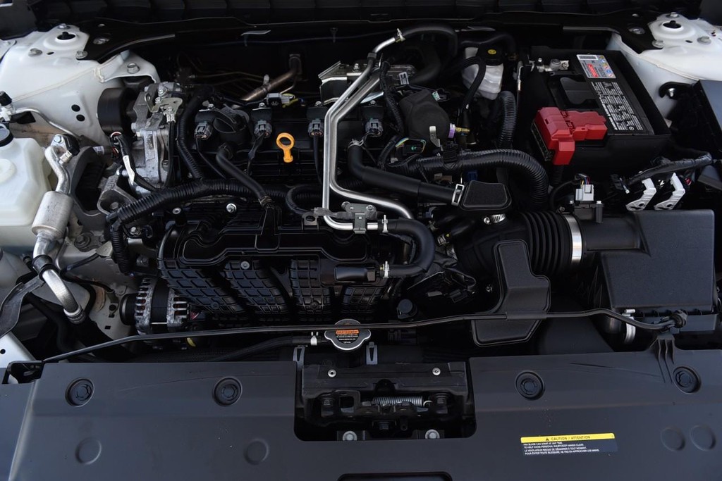 Nissan Altima Vehicle Image 22