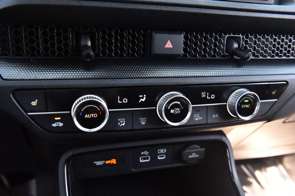 Honda CR-V Vehicle Image 14