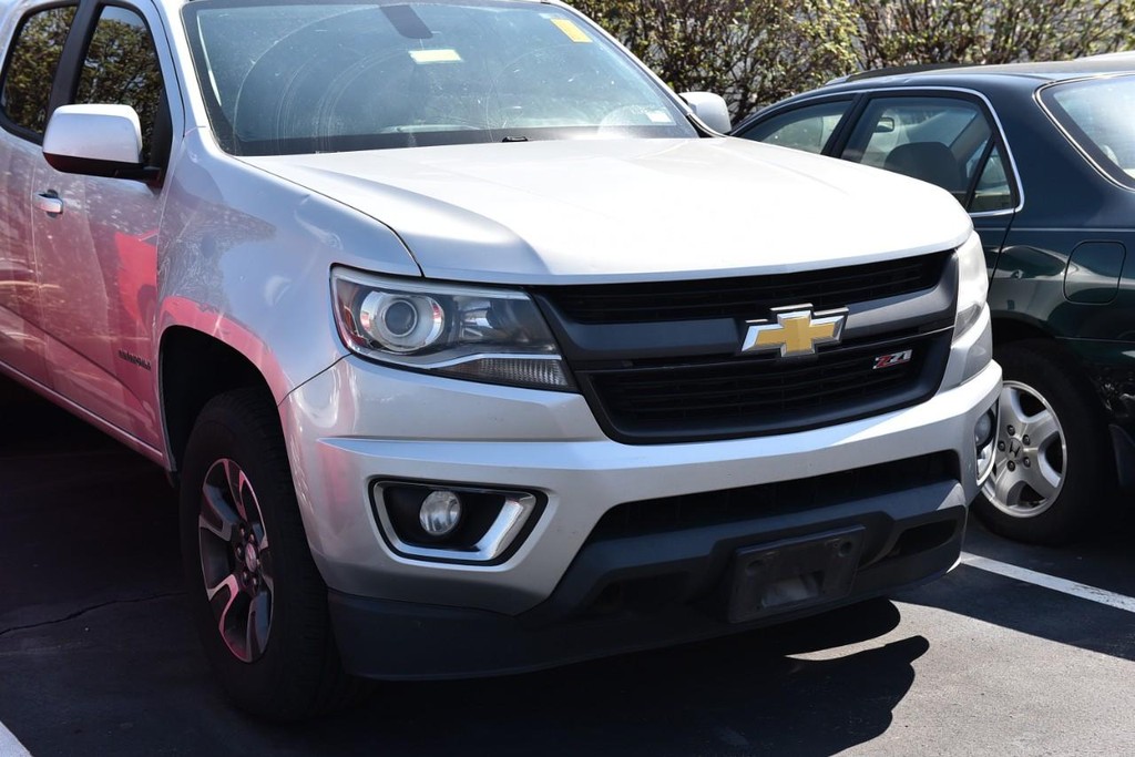 Chevrolet Colorado Vehicle Full-screen Gallery Image 2