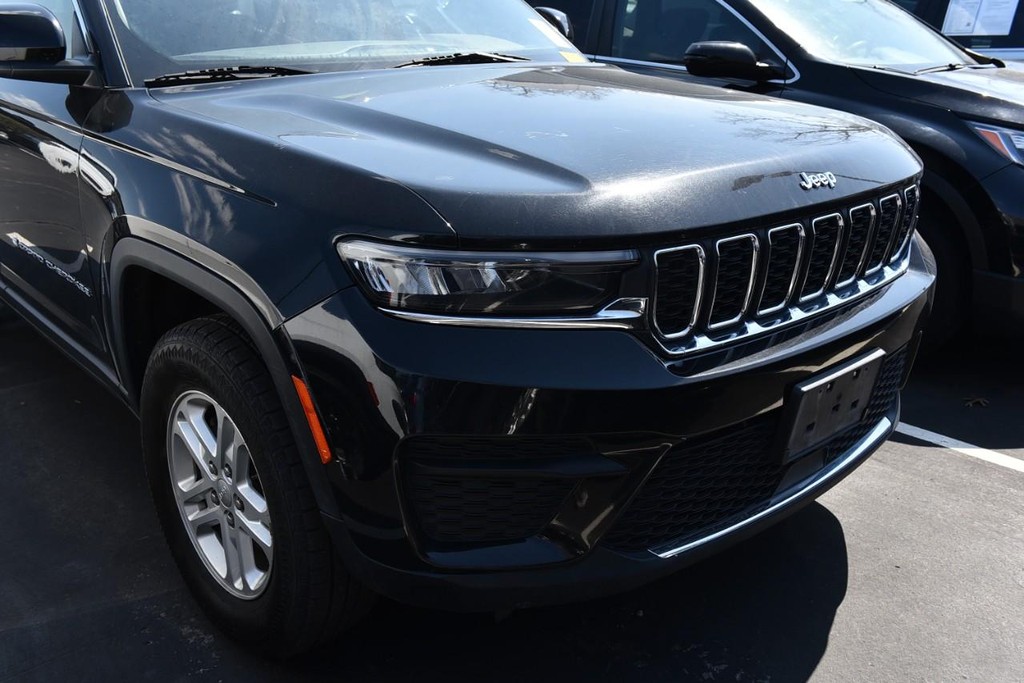 Jeep Grand Cherokee Vehicle Full-screen Gallery Image 3