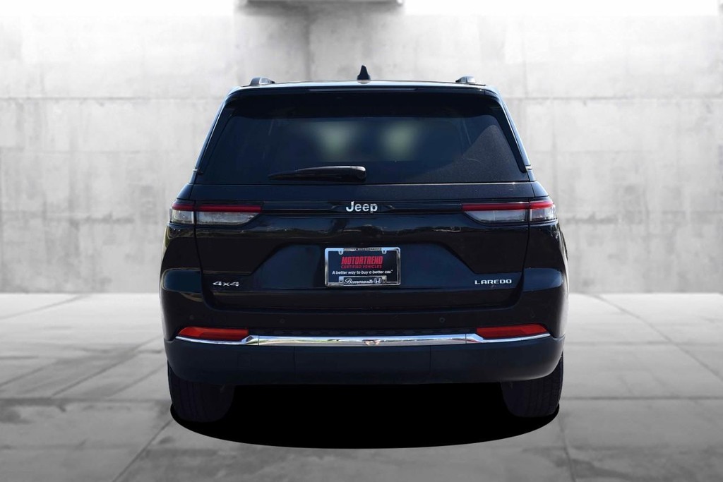 Jeep Grand Cherokee Vehicle Full-screen Gallery Image 6