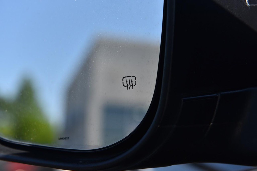 Jeep Grand Cherokee Vehicle Full-screen Gallery Image 9