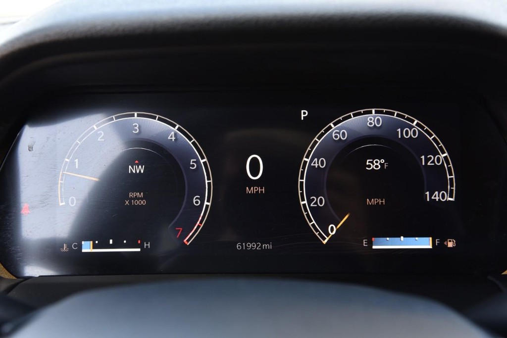 Jeep Grand Cherokee Vehicle Full-screen Gallery Image 12