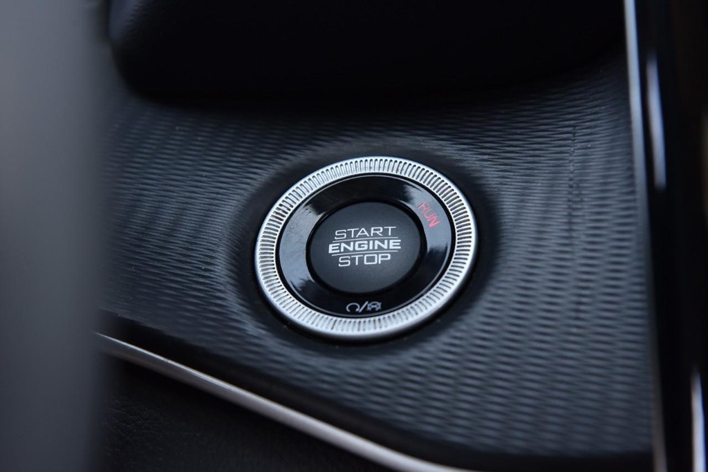 Jeep Grand Cherokee Vehicle Full-screen Gallery Image 17