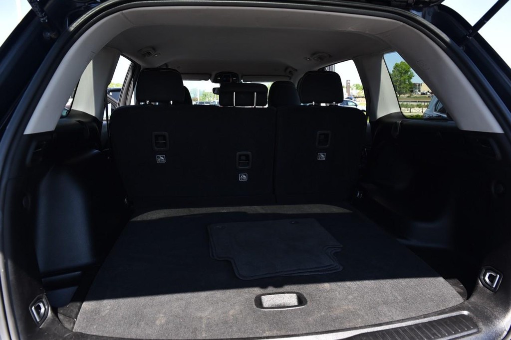 Jeep Grand Cherokee Vehicle Full-screen Gallery Image 24