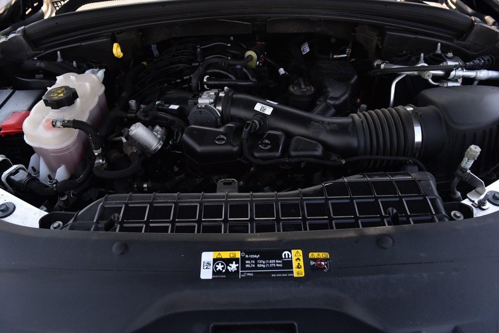 Jeep Grand Cherokee Vehicle Full-screen Gallery Image 25