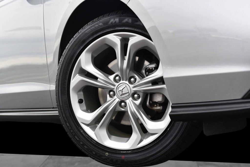 Honda Accord Sedan Vehicle Image 03