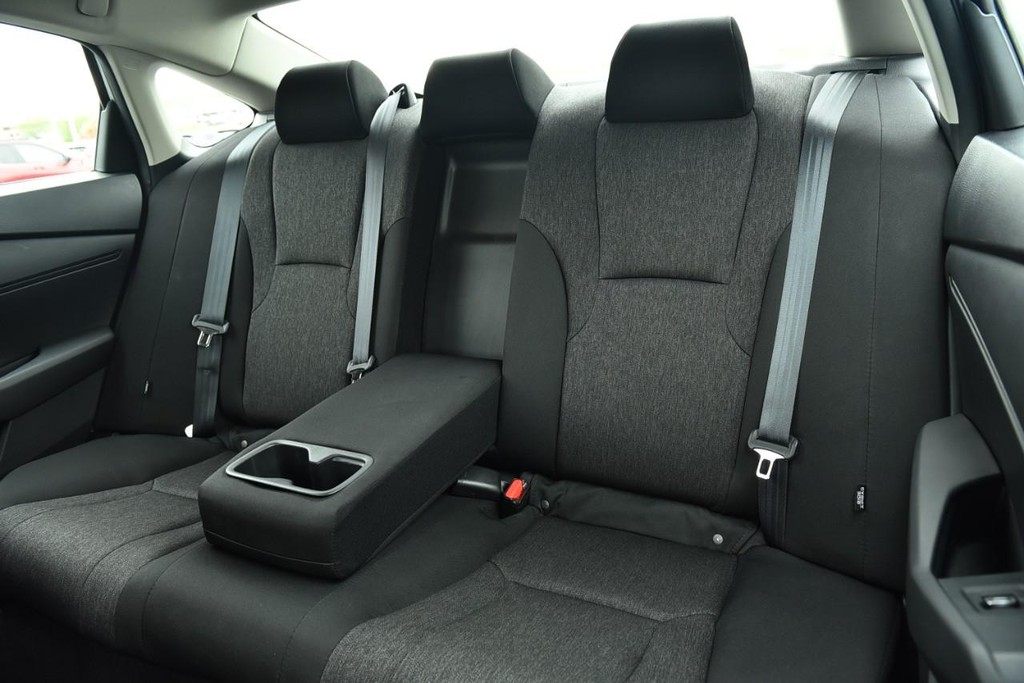 Honda Accord Sedan Vehicle Image 20