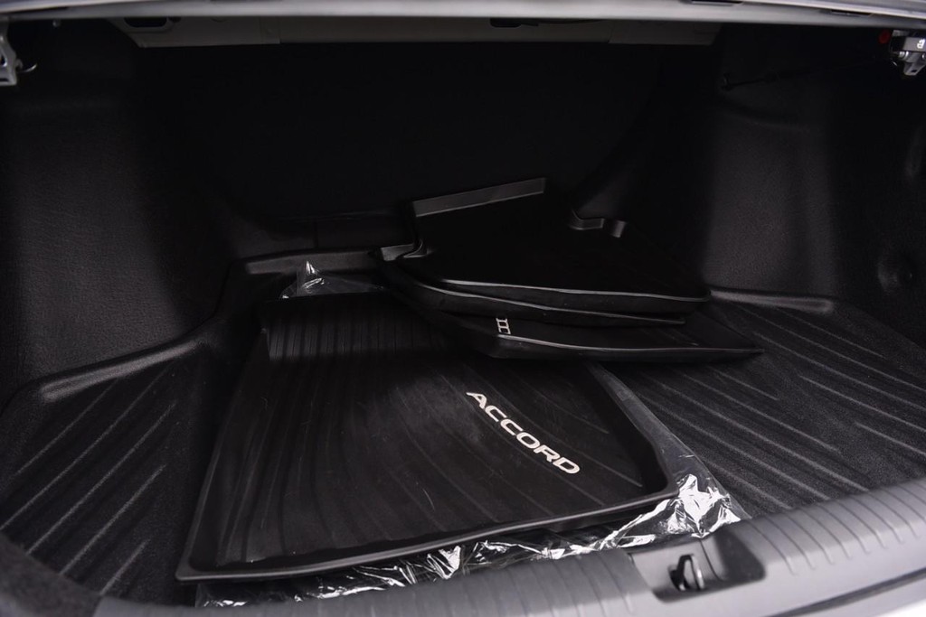 Honda Accord Sedan Vehicle Image 21