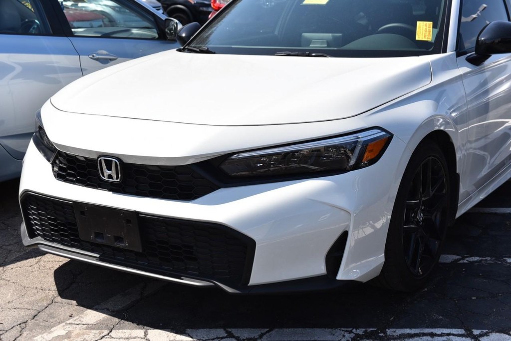 Honda Civic Sedan Vehicle Full-screen Gallery Image 2