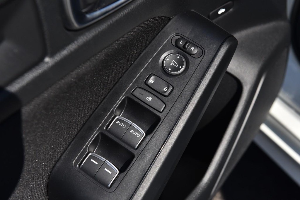 Honda Civic Sedan Vehicle Image 08