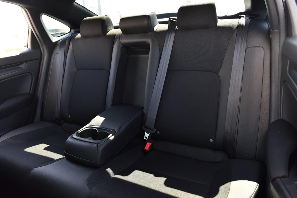 Honda Civic Sedan Vehicle Image 23