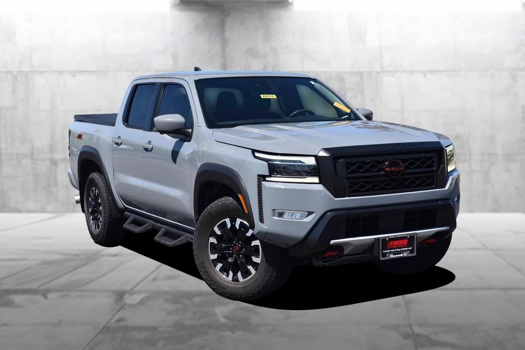 Nissan Frontier Vehicle Image 02