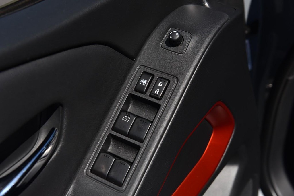 Nissan Frontier Vehicle Image 09
