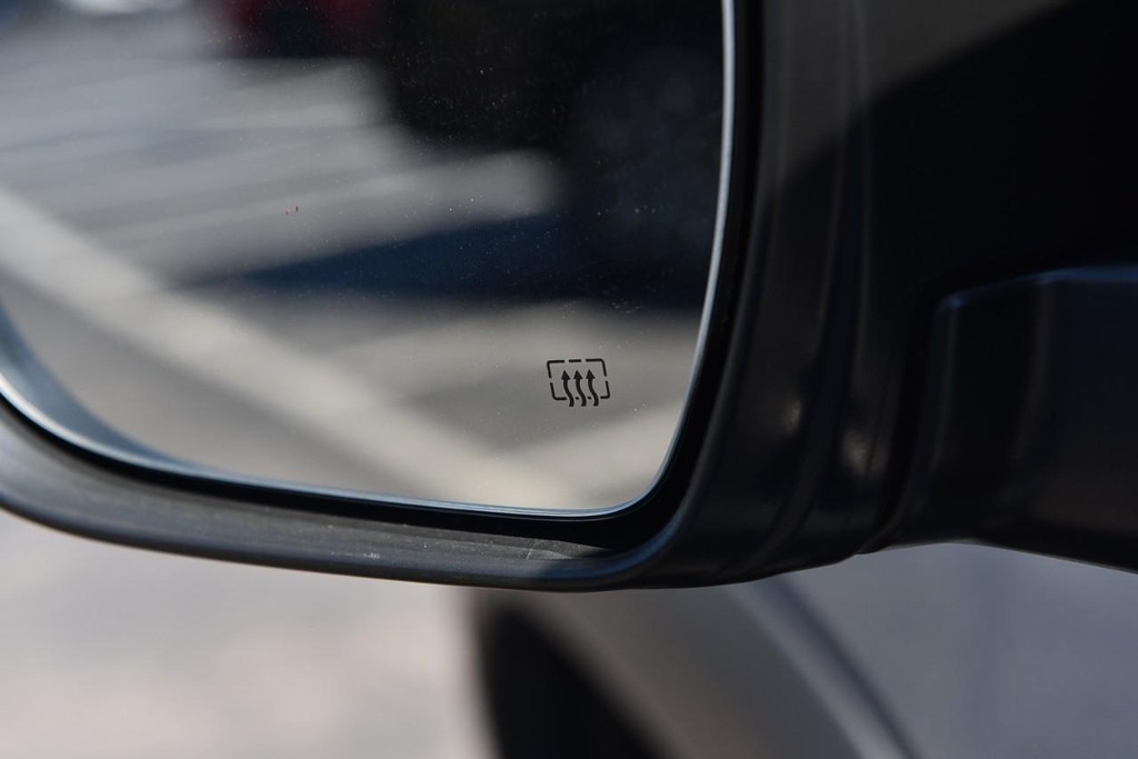 Nissan Frontier Vehicle Image 10