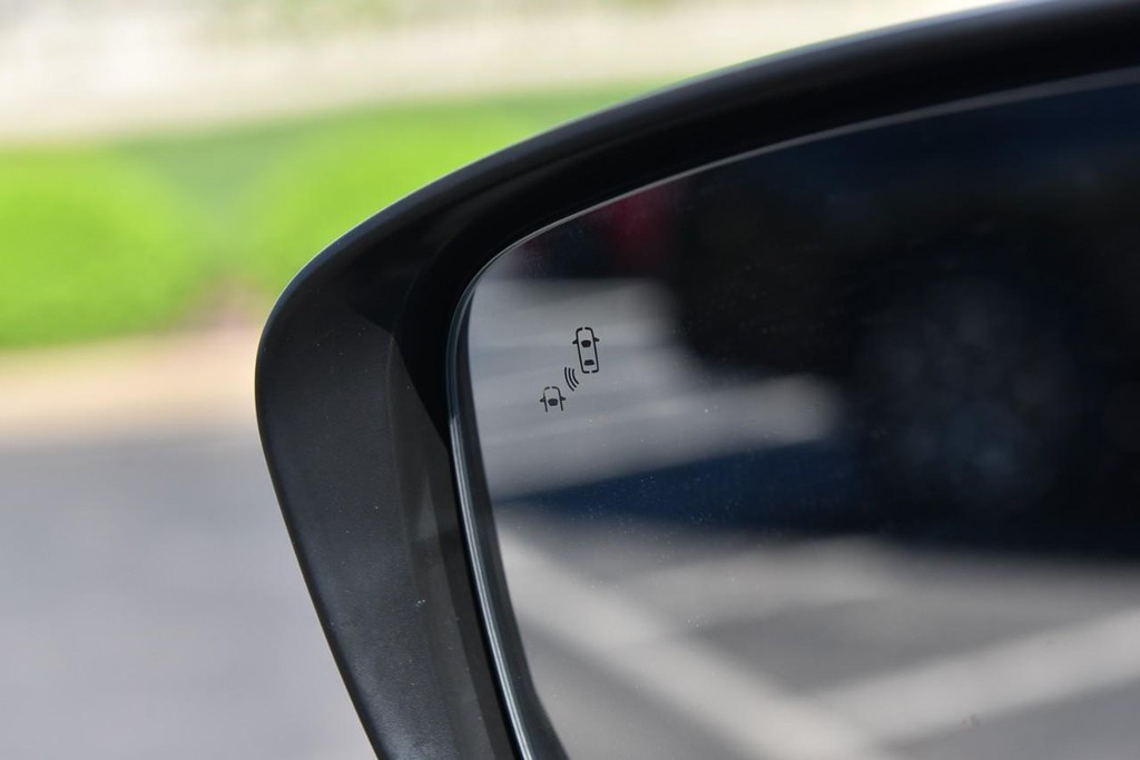 Nissan Frontier Vehicle Image 11