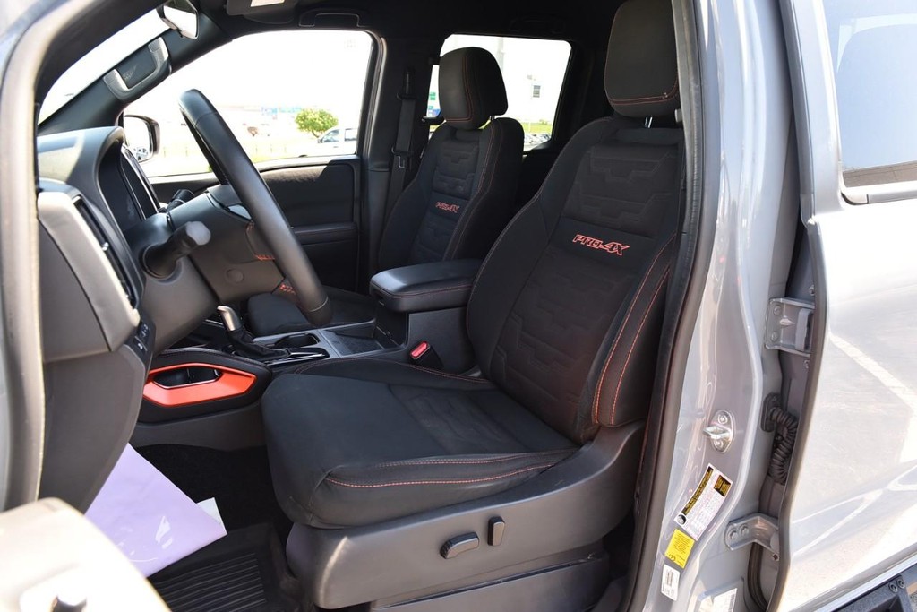 Nissan Frontier Vehicle Image 25