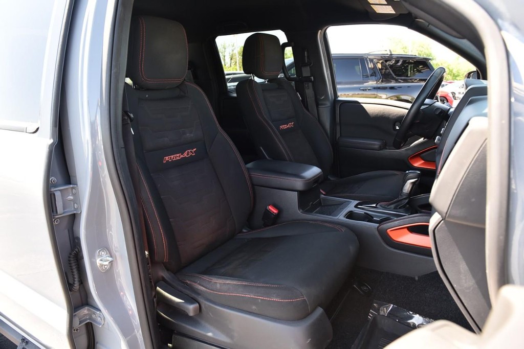 Nissan Frontier Vehicle Image 26