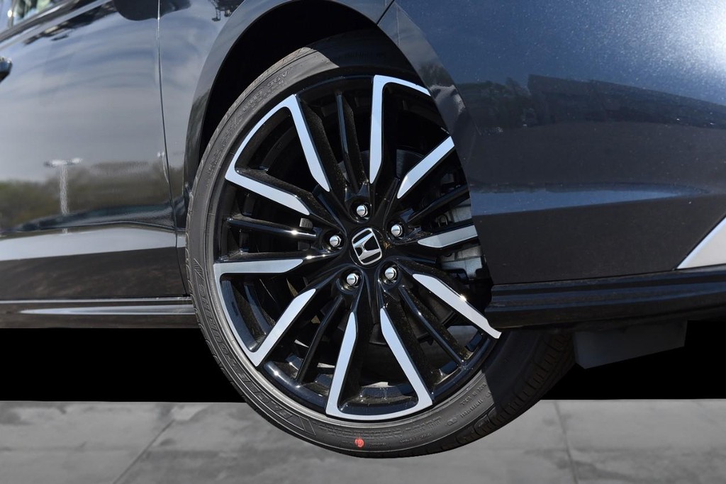 Honda Accord Hybrid Vehicle Image 03
