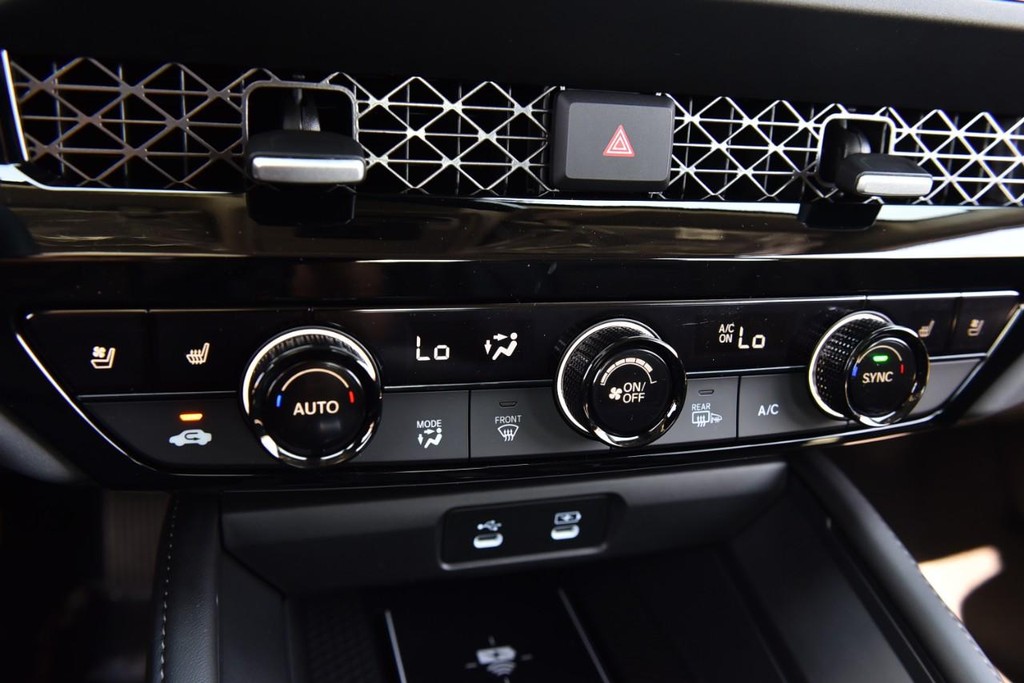 Honda Accord Hybrid Vehicle Image 15