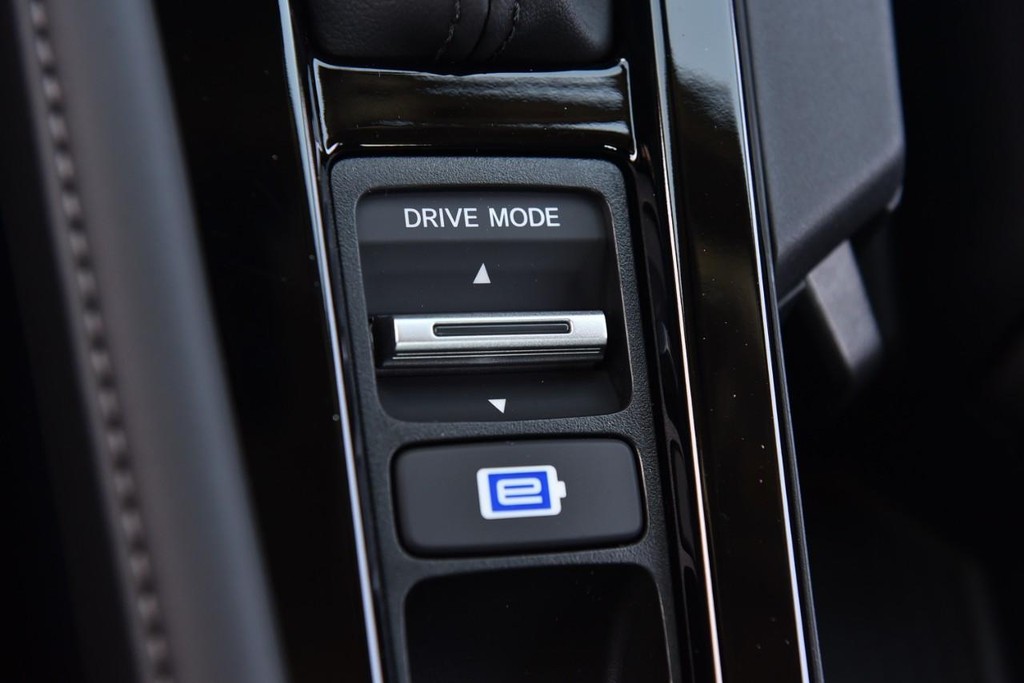 Honda Accord Hybrid Vehicle Image 18