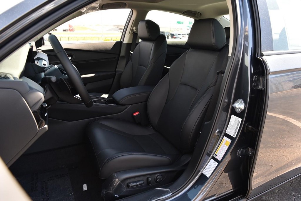Honda Accord Hybrid Vehicle Image 21