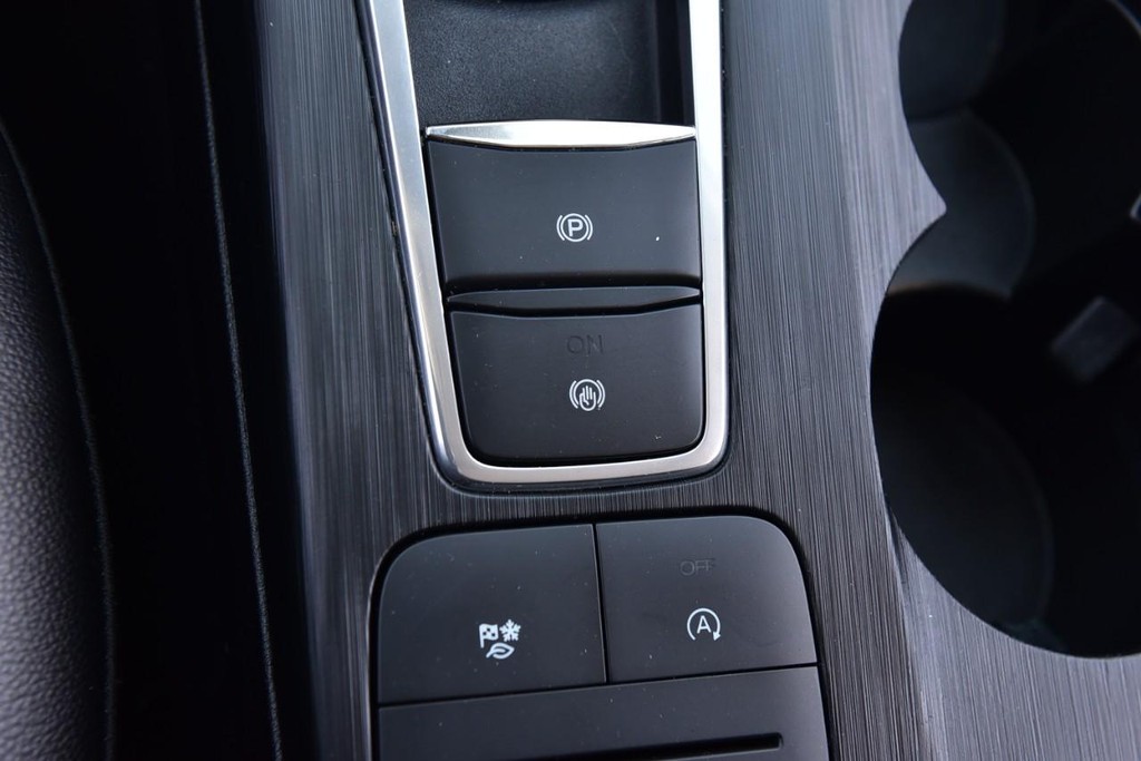 Ford Escape Vehicle Image 17