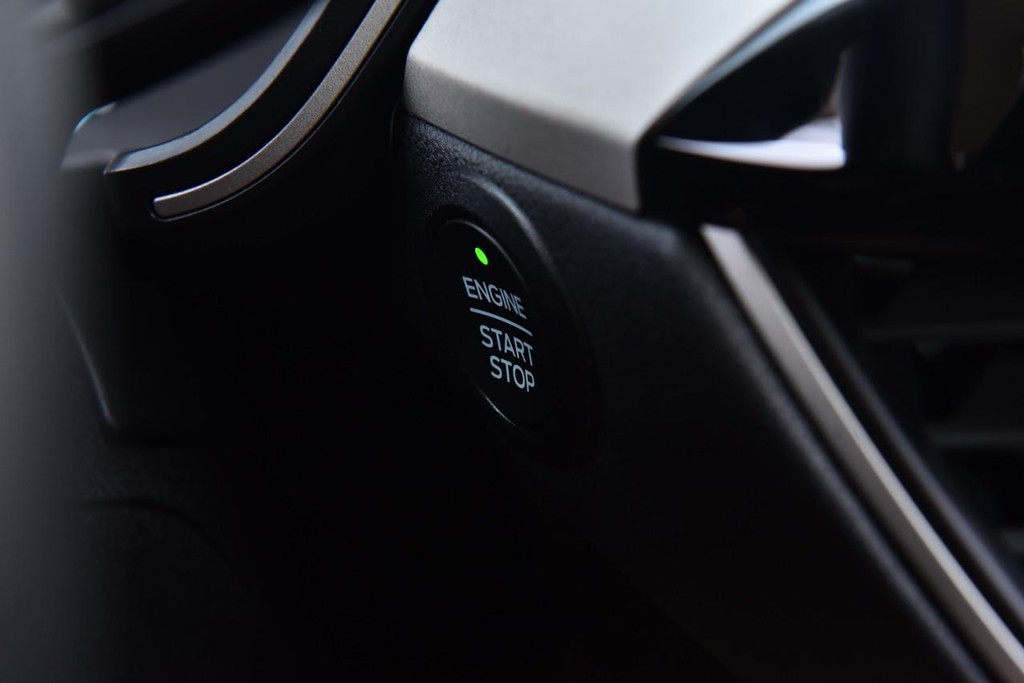 Ford Escape Vehicle Image 18