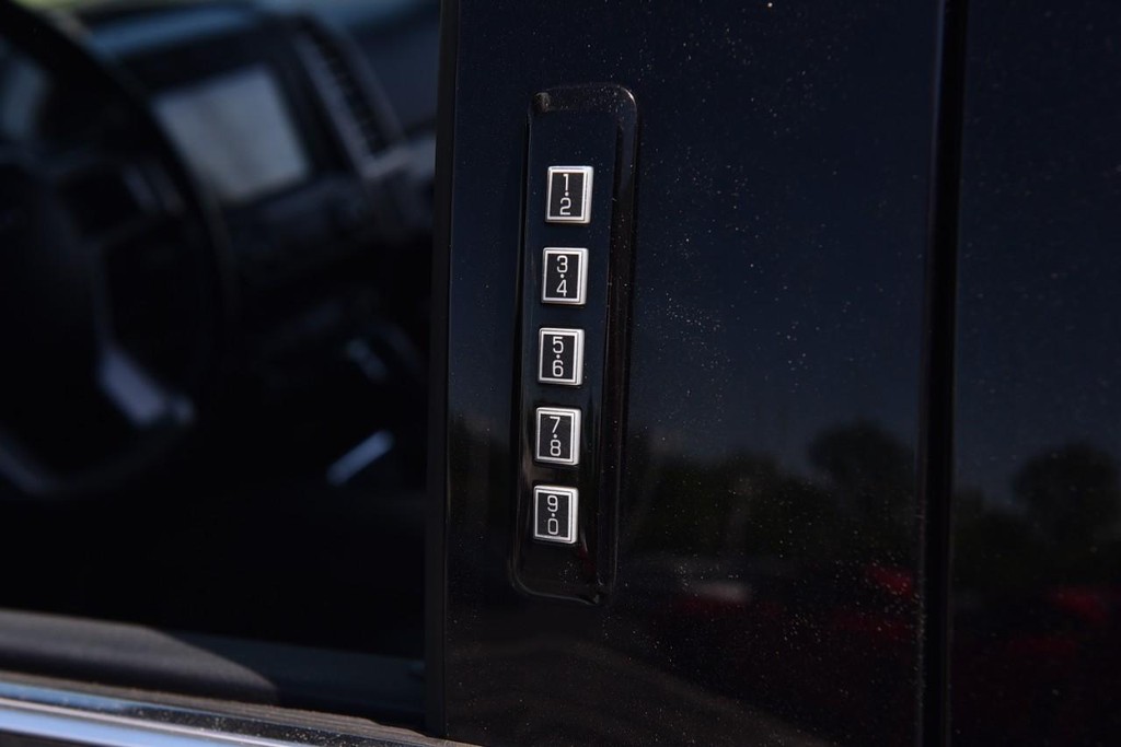 Ford F-150 Vehicle Image 09
