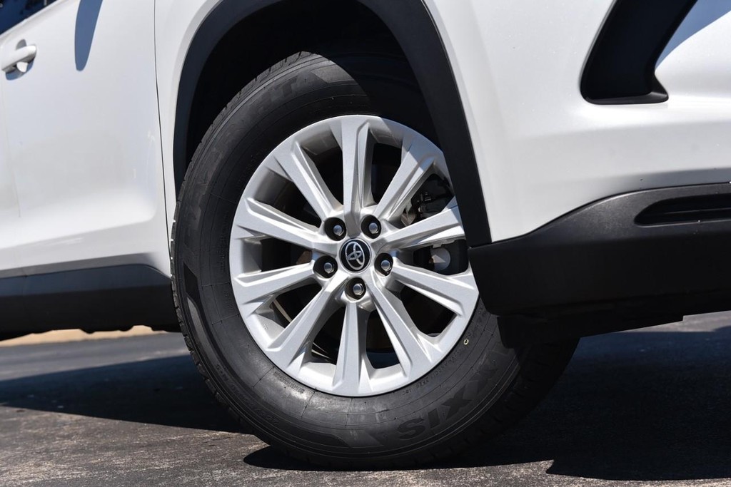 Toyota Grand Highlander Vehicle Image 02