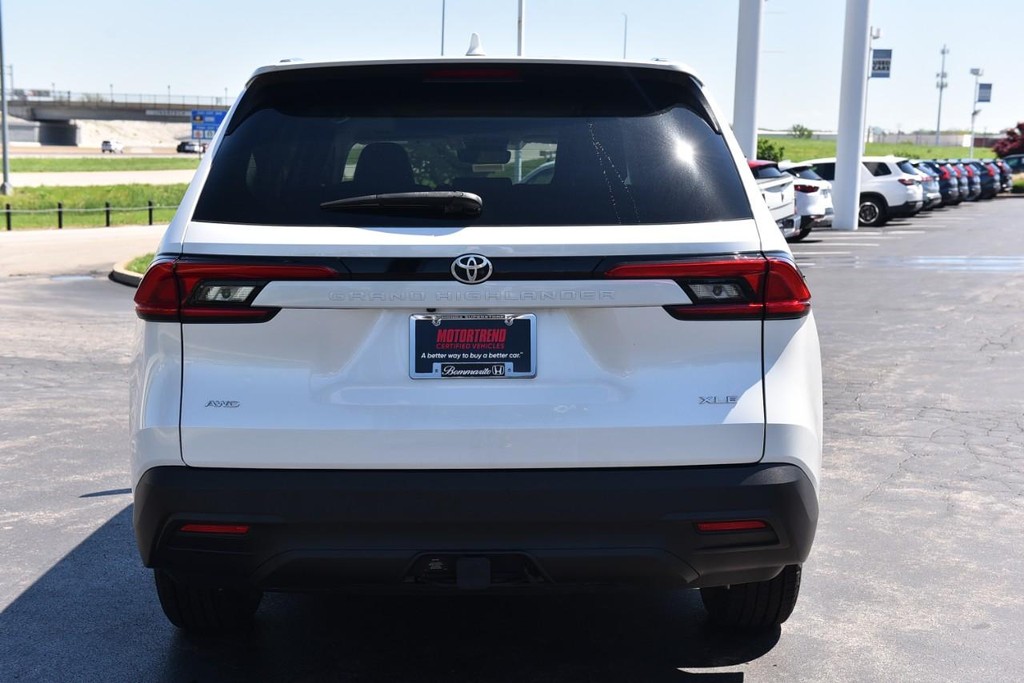 Toyota Grand Highlander Vehicle Image 05