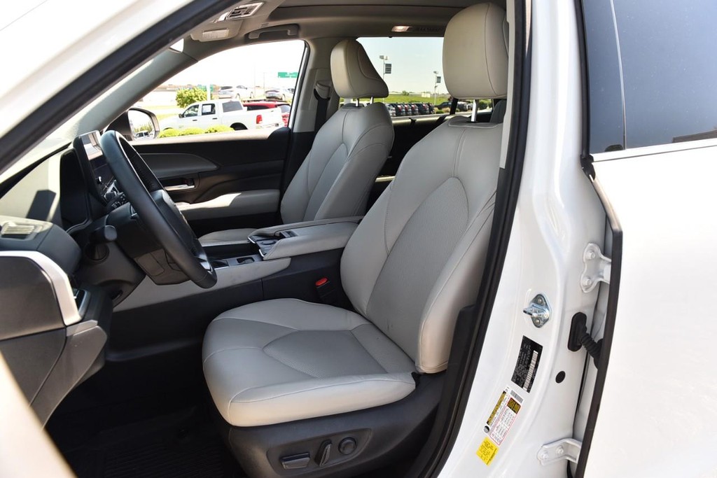 Toyota Grand Highlander Vehicle Image 19