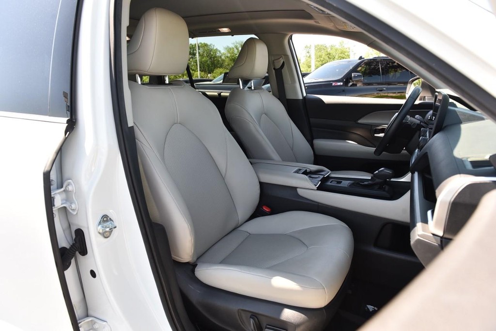 Toyota Grand Highlander Vehicle Image 20