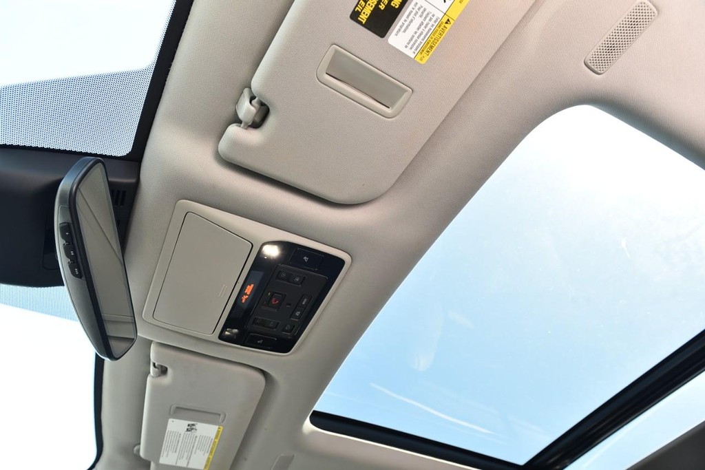 Toyota Grand Highlander Vehicle Image 21