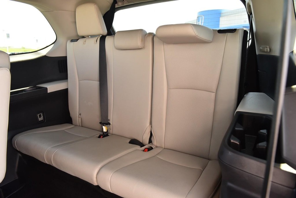 Toyota Grand Highlander Vehicle Image 24